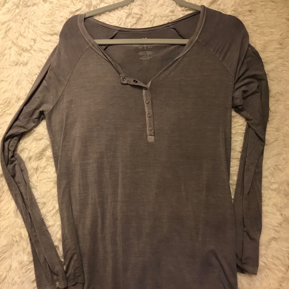 Light grey/purple AEO henley
